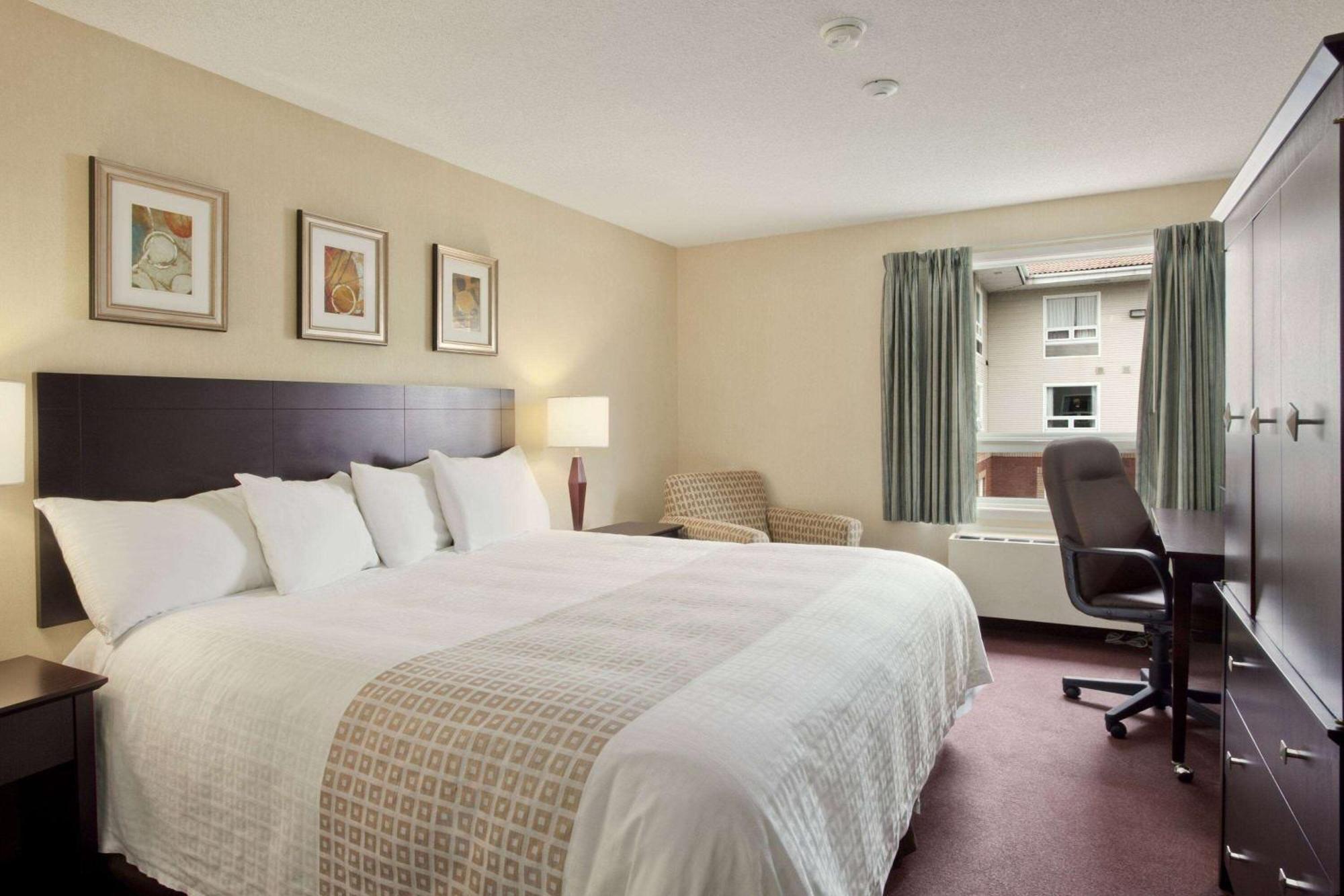 Travelodge Hotel By Wyndham Sudbury Exterior photo